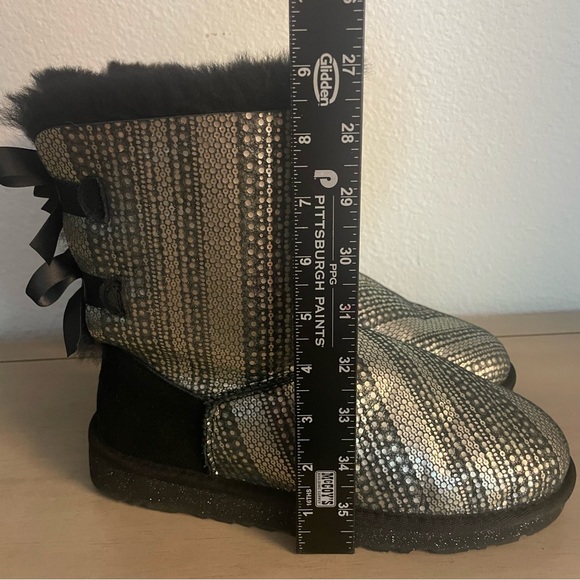 New Ugg Bailey Bow Holiday Boots - Picture 11 of 11